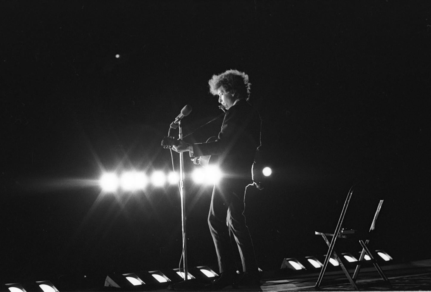 Bob Dylan dances with an unidentified woman, Heckscher