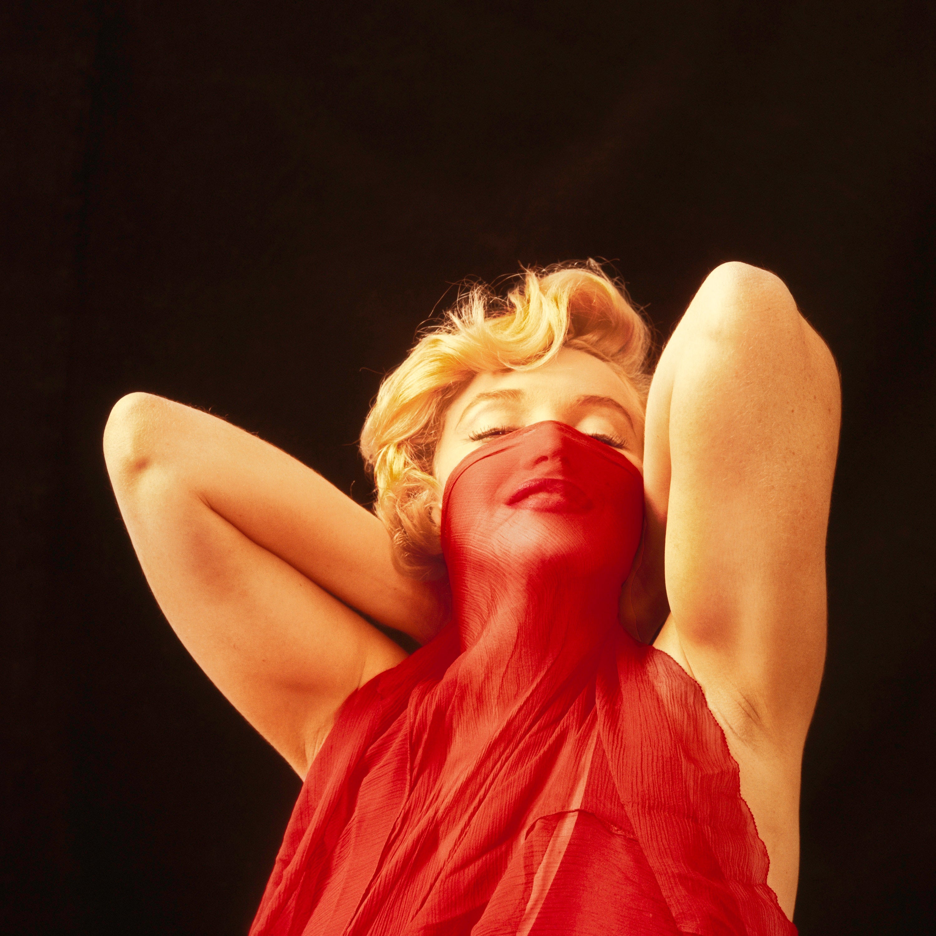 Marilyn Monroe, 1957 - The Red Dress Sitting | Milton H. Greene