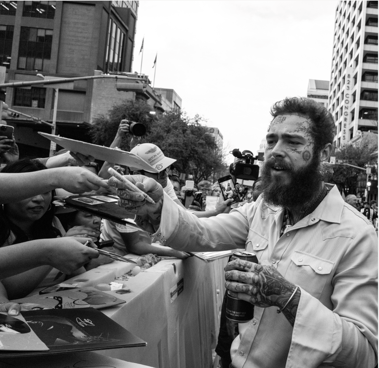 Post Malone, Signing Autographs - Morrison Hotel Gallery