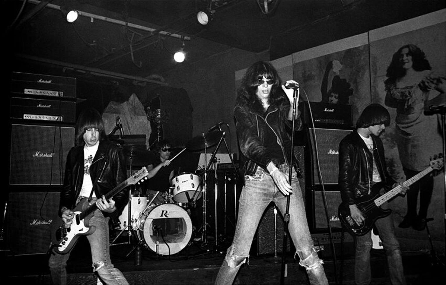 CBGB Ramones concert 1977 A Studio Born from Chaos