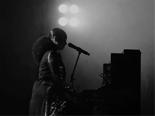 Alicia Keys, Silhouette Piano, 2016 - Morrison Hotel Gallery