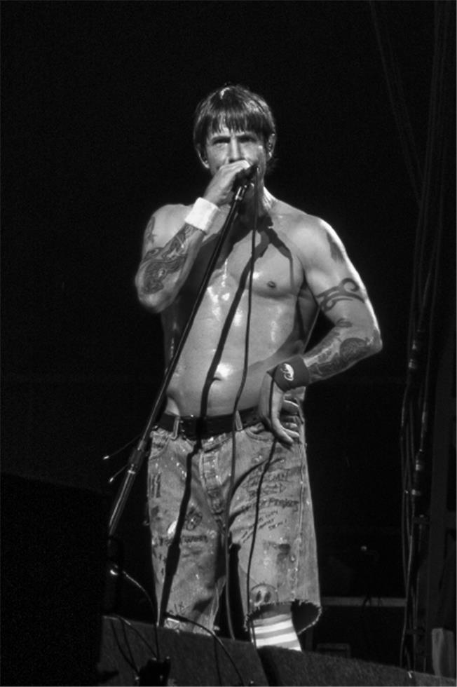 Anthony Kiedis, Red Hot Chili Peppers, Eye Pose - Morrison Hotel Gallery