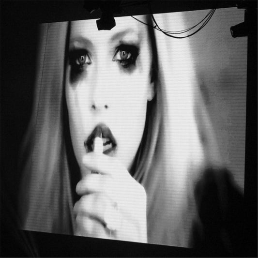 Avril Lavigne, 2014 - Morrison Hotel Gallery