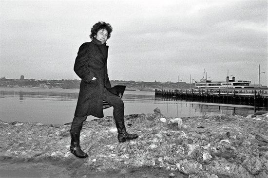 Bob Dylan, Hudson River, 1983 - Morrison Hotel Gallery