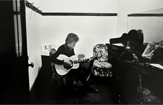 Bob Dylan in Dressing Room at Town Hall, Philadelphia, PA, 1964 - Morrison Hotel Gallery