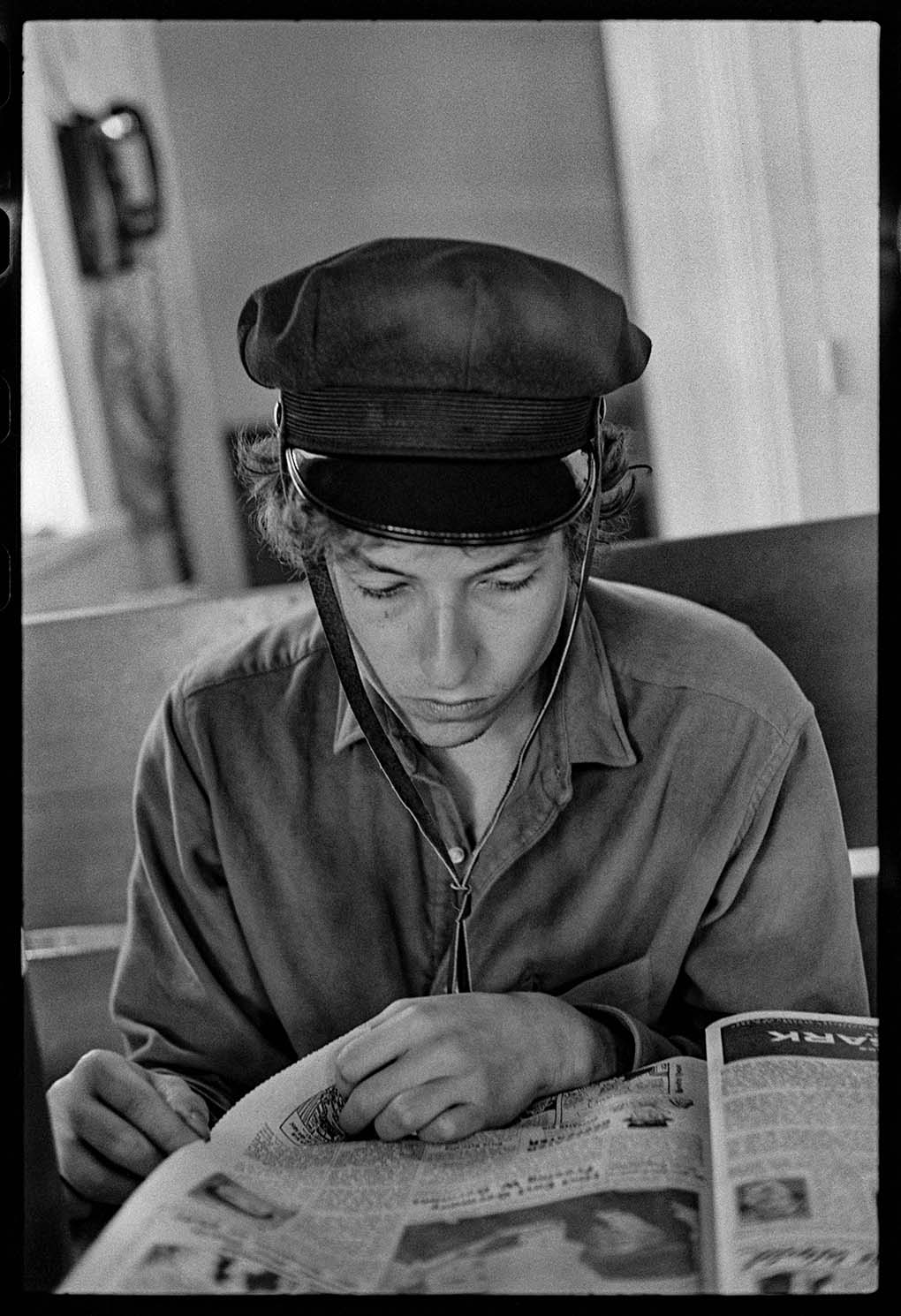 Bob Dylan, Reading Herald Tribune, Woodstock, NY 1964 - Morrison Hotel Gallery