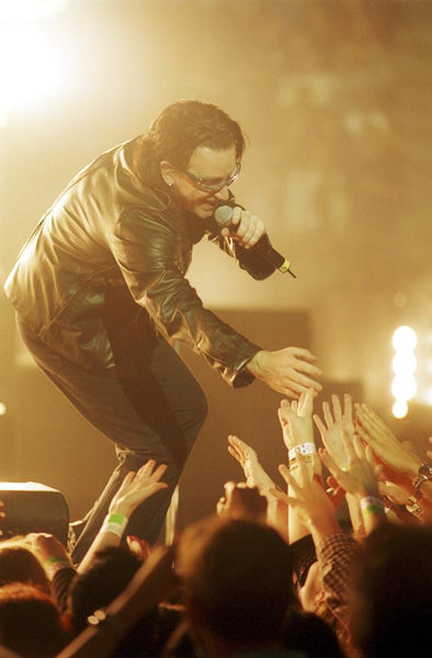 bono-u2-san-jose-ca-2001jay-