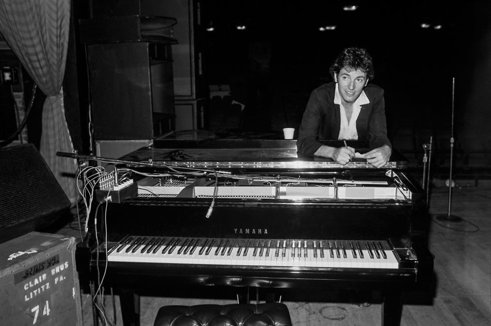 Bruce Springsteen at piano backstage, 1978 - Morrison Hotel Gallery