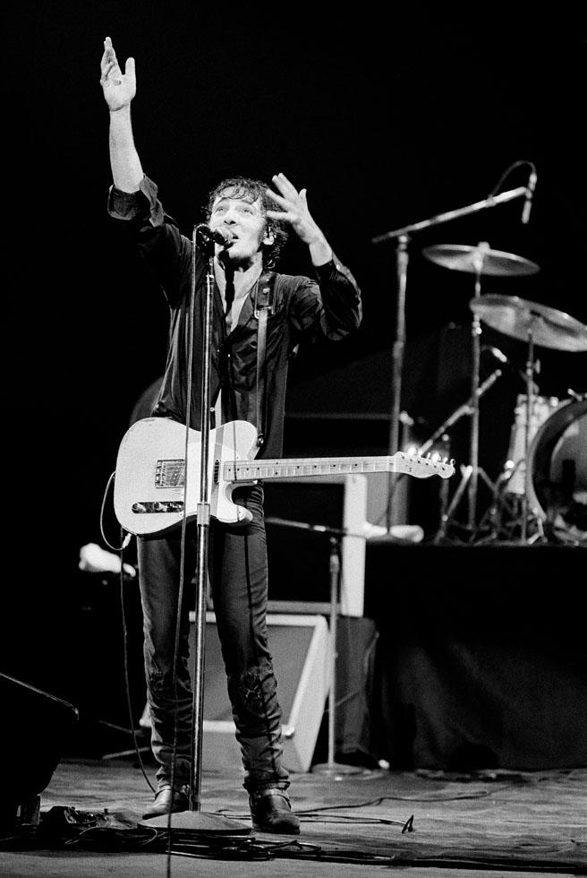 Bruce Springsteen Gesturing to Crowd with White Fender Telecaster, 1978 - Morrison Hotel Gallery