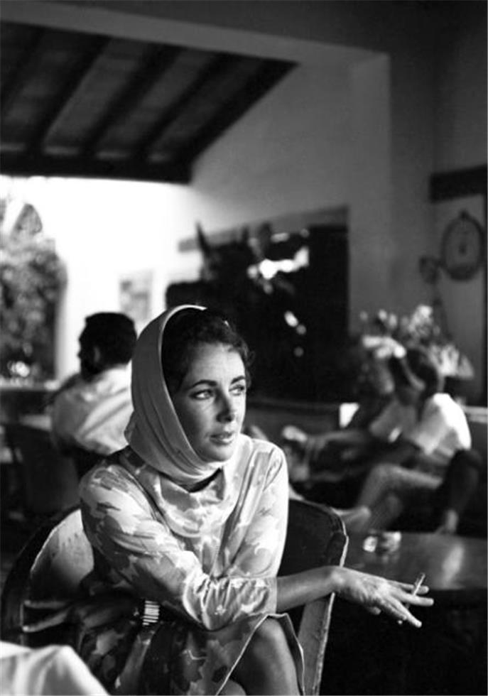 Elizabeth Taylor, Puerto Vallarta, Mexico, 1962 - Morrison Hotel Gallery