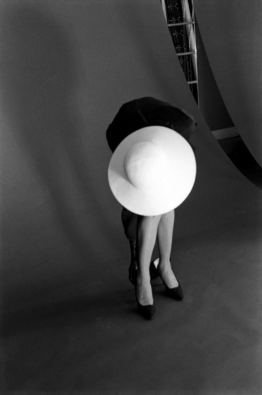 Francoise Fixing Shoe, Paris, 1962 - Morrison Hotel Gallery