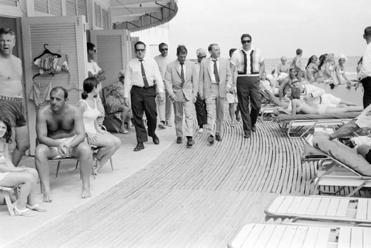 Frank Sinatra, Fontainebleau Boardwalk, Miami, 1968 Outtake - Morrison Hotel Gallery