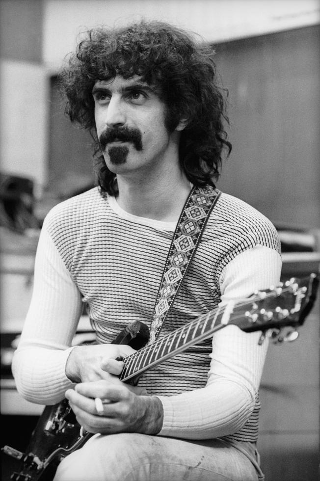Frank Zappa 1971 - Morrison Hotel Gallery