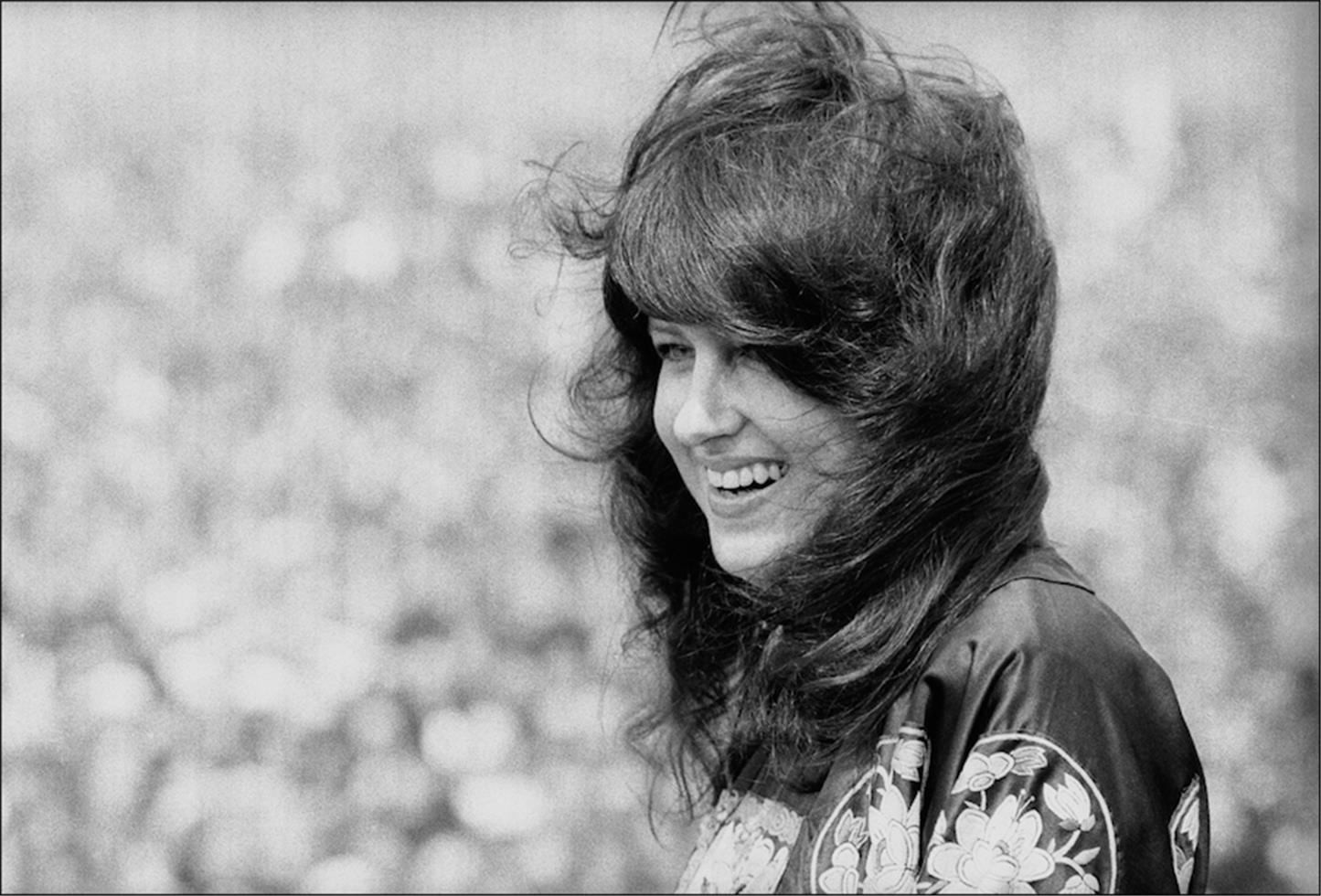 Grace Slick, Central Park, NYC, 1975 - Morrison Hotel Gallery