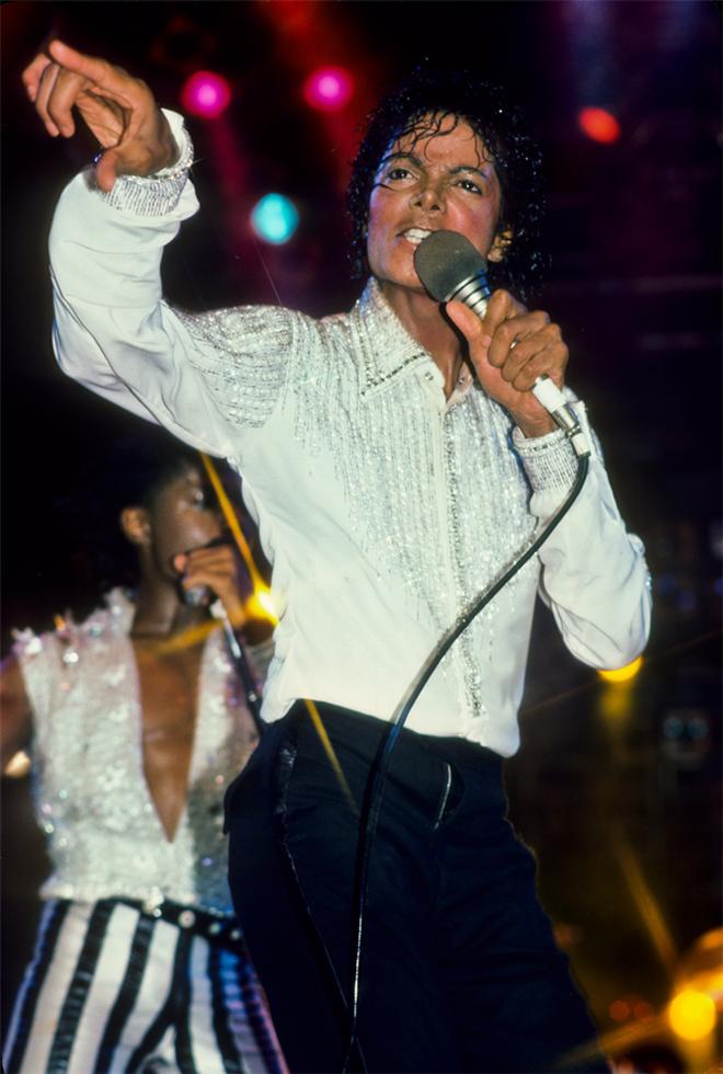 Michael Jackson Performing - Morrison Hotel Gallery