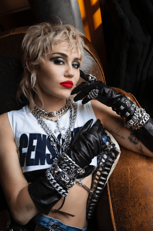 Miley Cyrus, Plastic Hearts, New York City, 2020 - Morrison Hotel Gallery