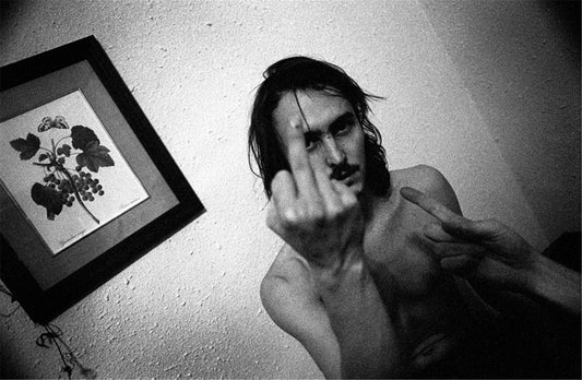 Pearl Jam, Mike McCready, middle finger - Morrison Hotel Gallery
