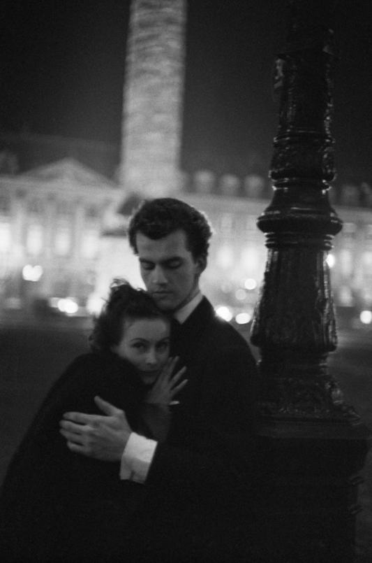 The Couple, The Place de la Concorde, Paris, 1952 - Morrison Hotel Gallery